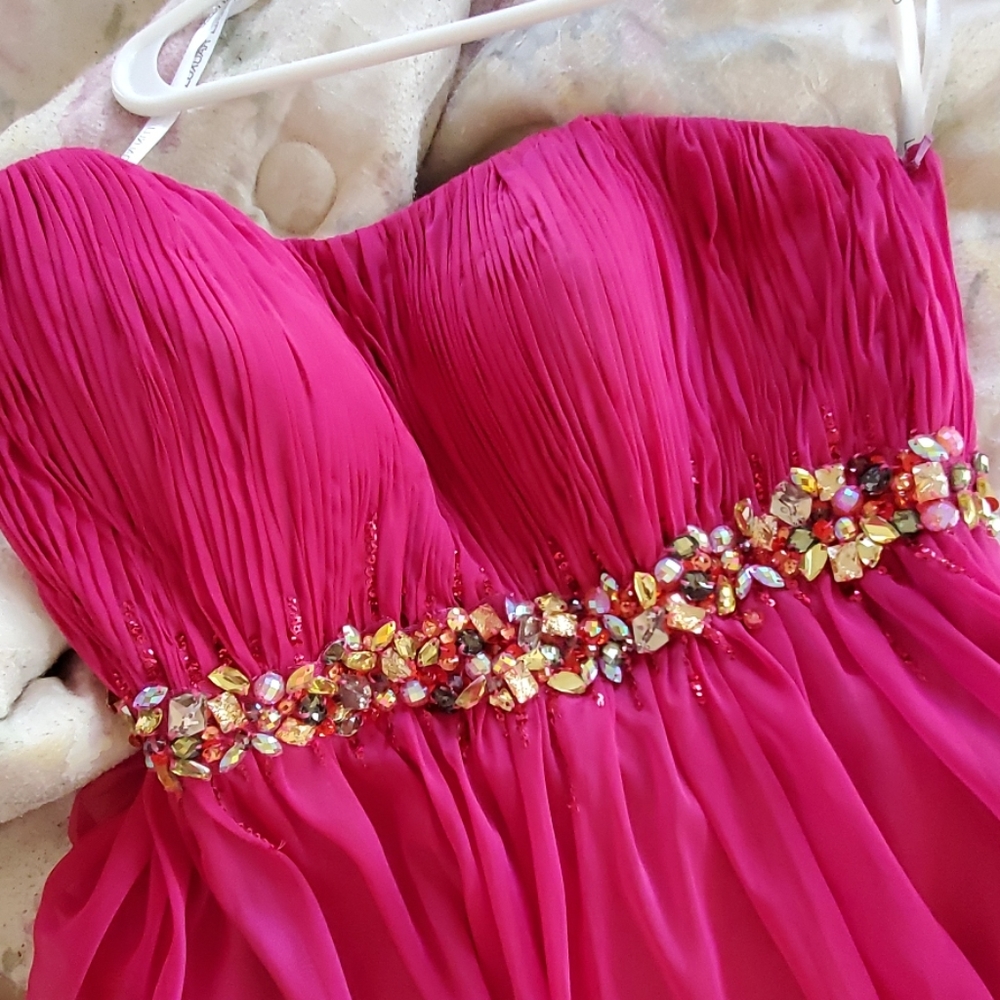 Dress - Picture 5 of 7